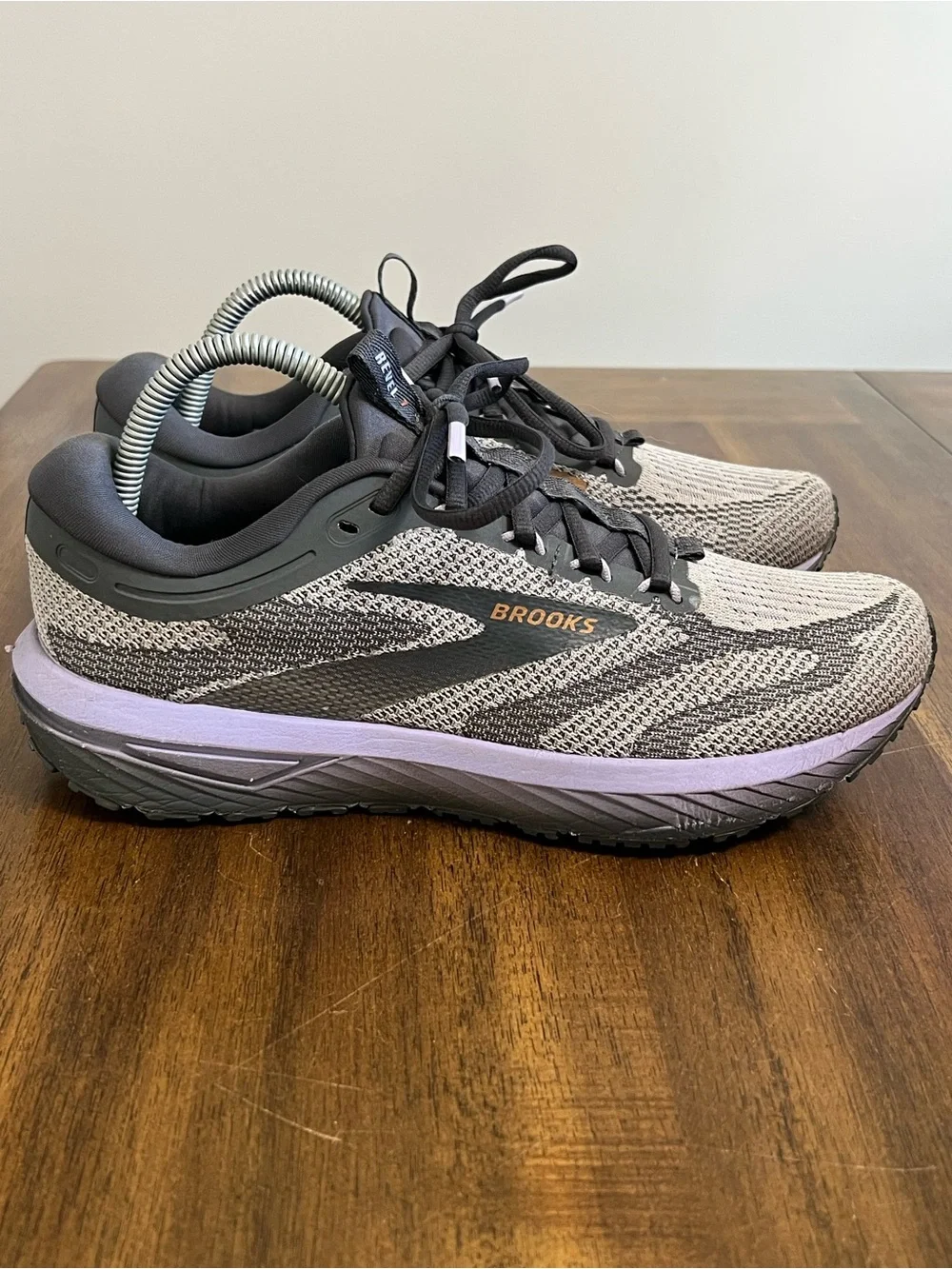 Brooks Revel 7 Womens Size 10 B Running Shoes in Gray & Lavender